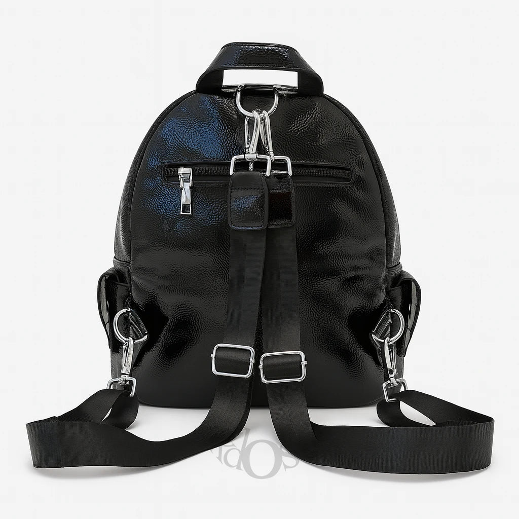 Mochila de Lentejuelas con Detalles Metálicos – Glamour y Estilo Urbano
