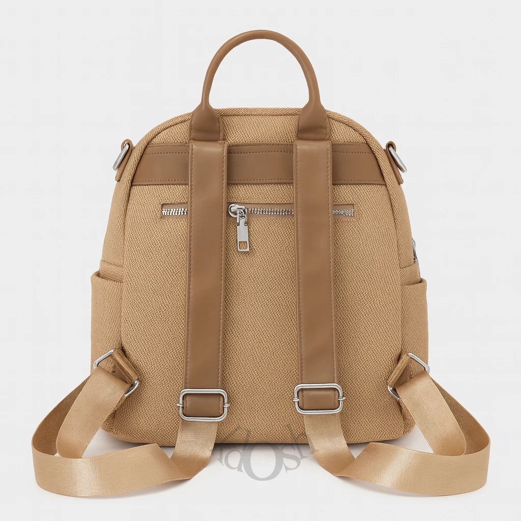 Mochila Texturizada Con Detalles De Lujo – Versatilidad Y Estilo