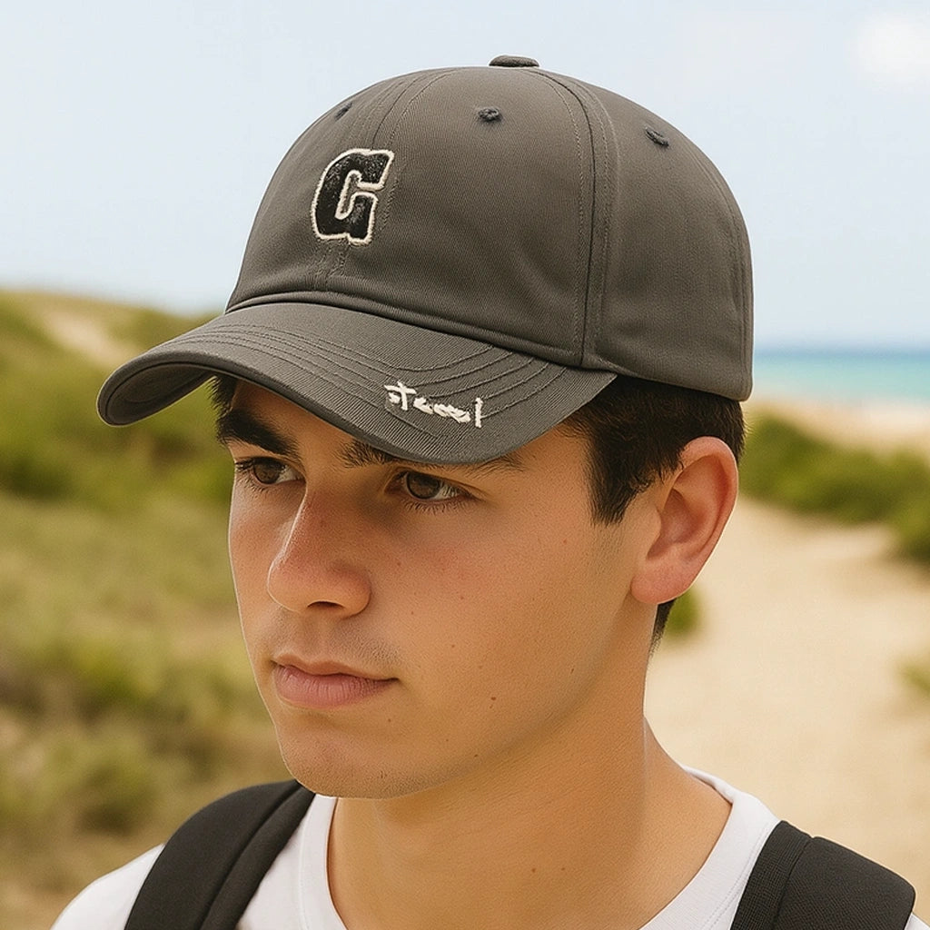 Gorra Unisex “C” Bordada para Looks Urbanos y Modernos