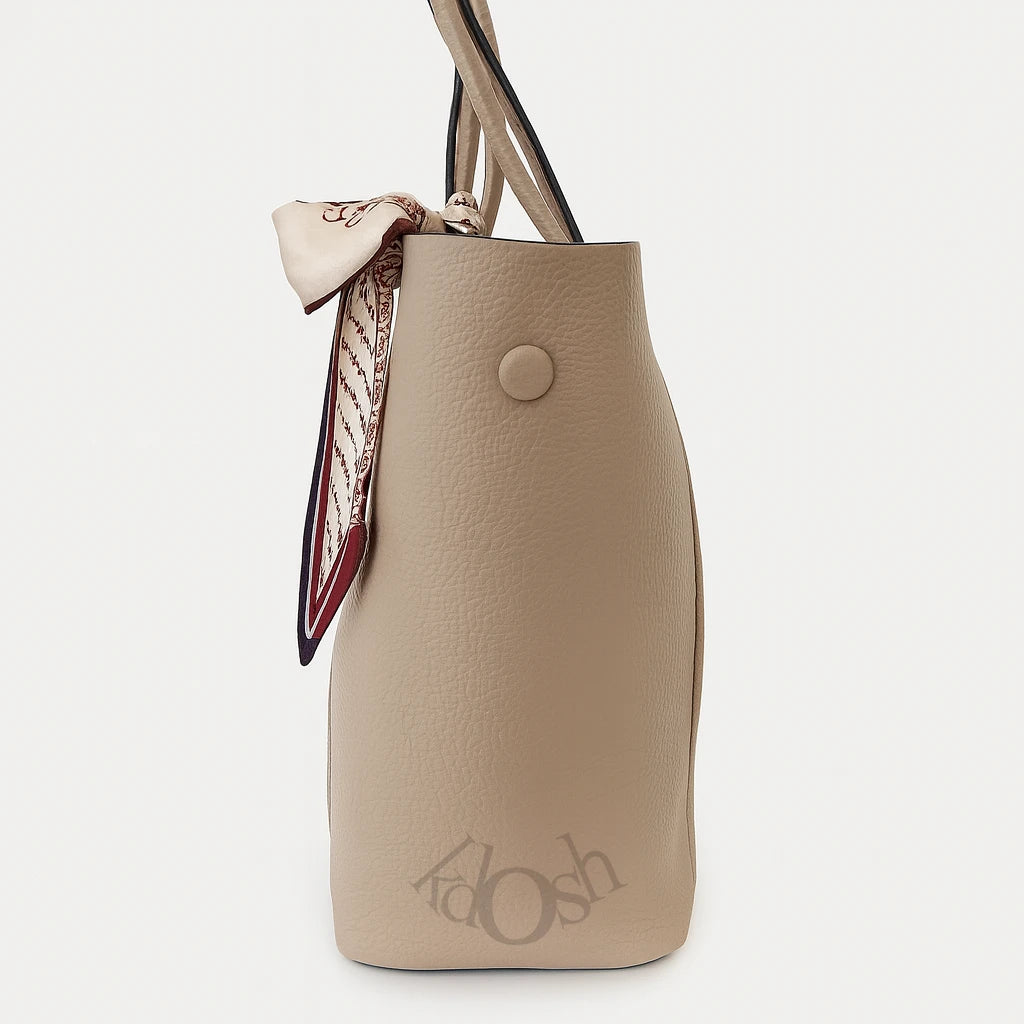 Bolso De Cuero Sintetico – Elegancia Y Espacio En Un Solo Diseño