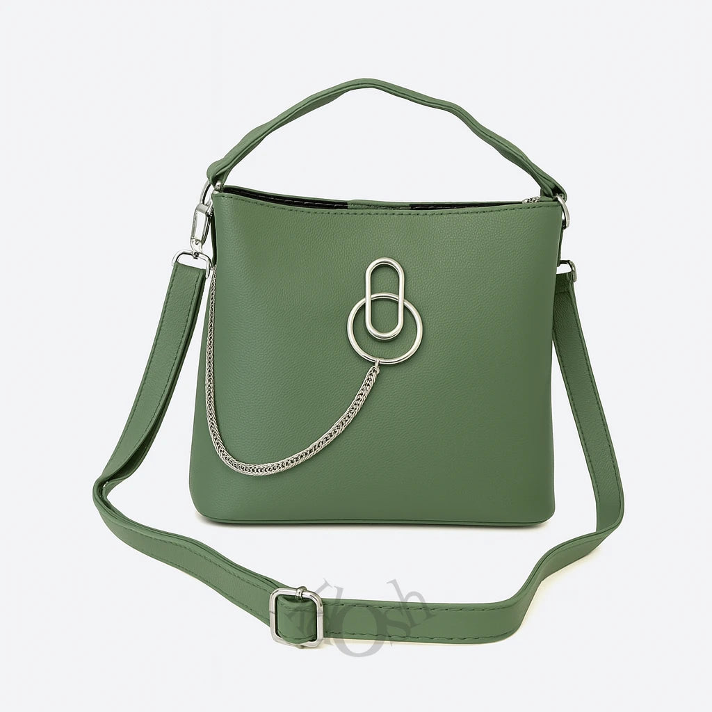 Cartera con Cadena Decorativa – Elegancia Moderna y Actitud Urban