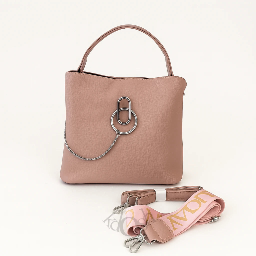 Cartera con Cadena Decorativa – Elegancia Moderna y Actitud Urban