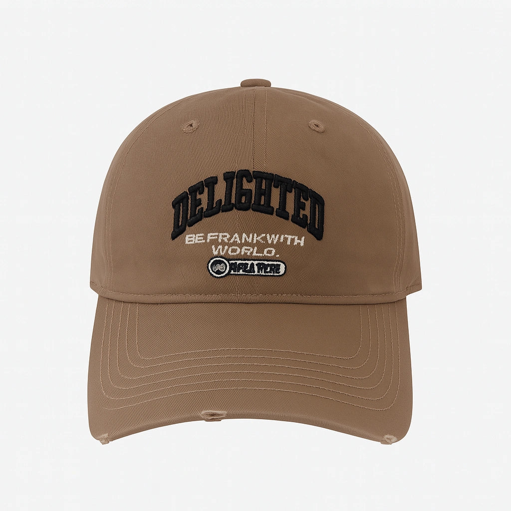 GORRO UNISEX CON DISEÑO BORDADO “DELIGHTED”
