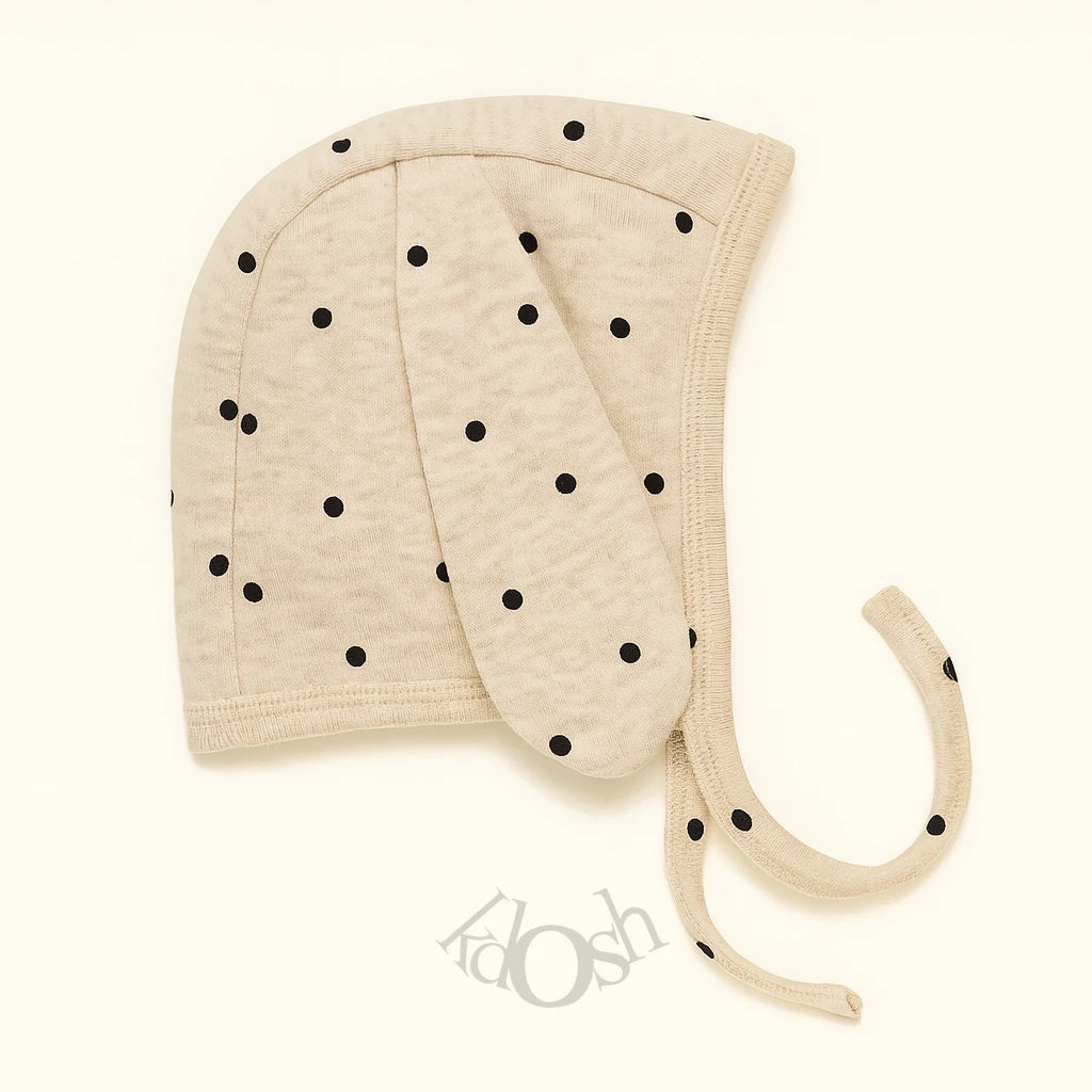 GORRO DE BEBÉ CON OREJITAS Y ESTAMPADO DE PUNTOS