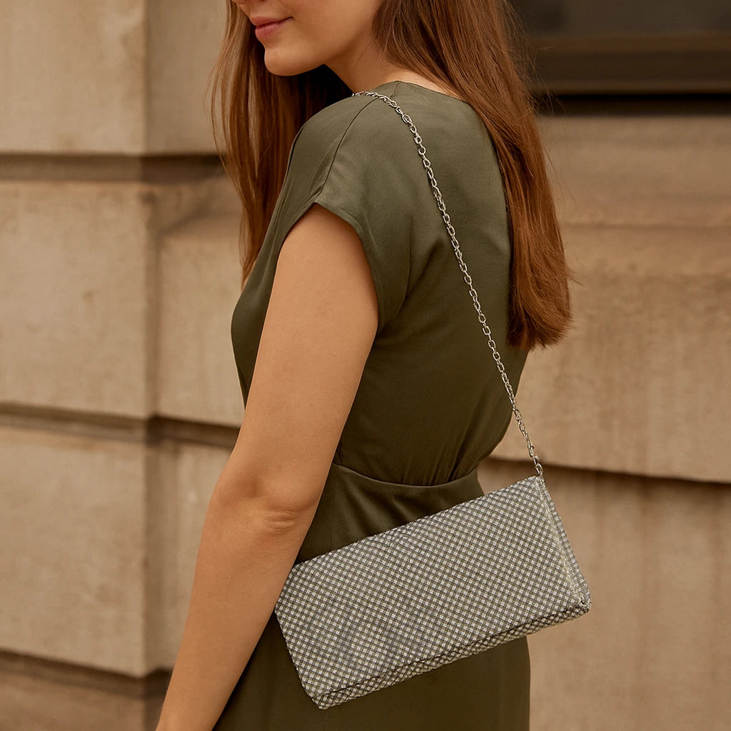 VANITE BRILLANTE CON INCRUSTACIONES – Glamour y Sofisticación