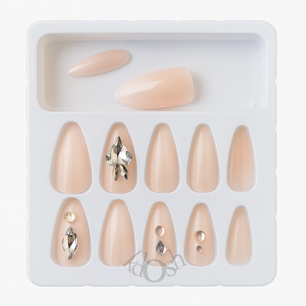 Uñas de Gel a Presión con Detalles de Lujo – Diamantes y Diseños Exclusivos
