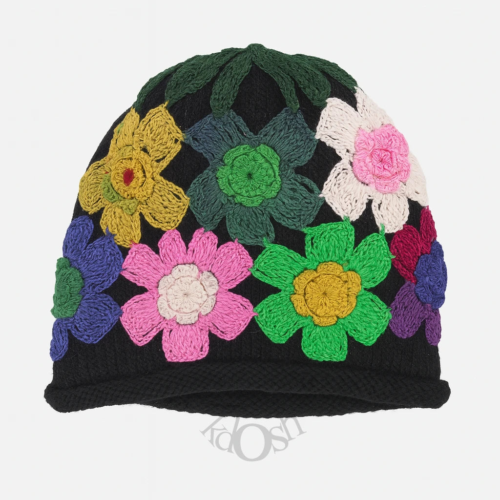 Gorro de Punto con Flores 3D – Estilo Artesanal y Colorido