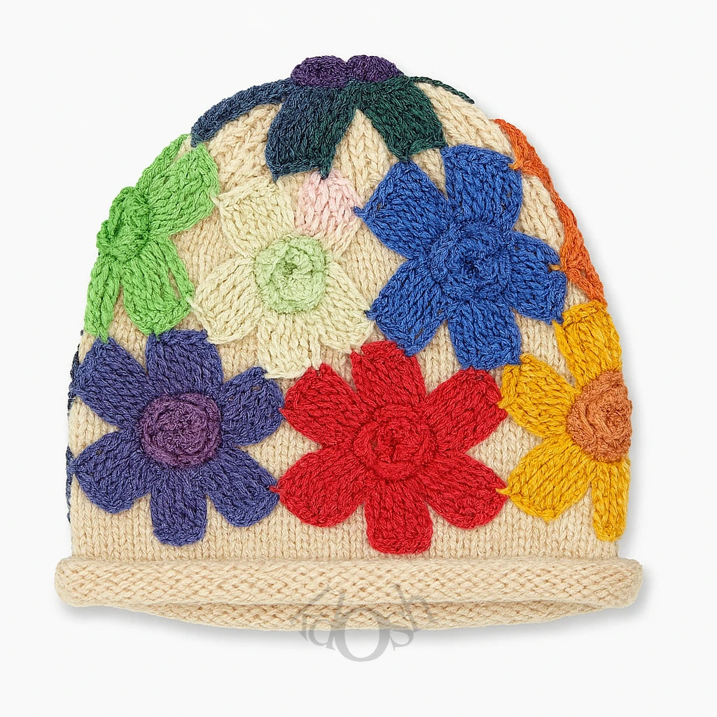 Gorro de Punto con Flores 3D – Estilo Artesanal y Colorido