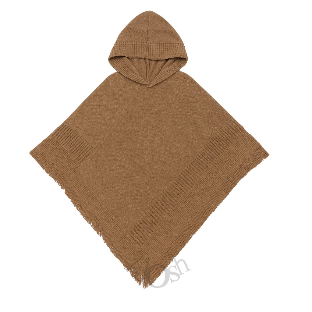 PONCHO DE PUNTO CON CAPUCHA Y FLECOS – ESTILO BOHEMIO Y CONFORT 🧥