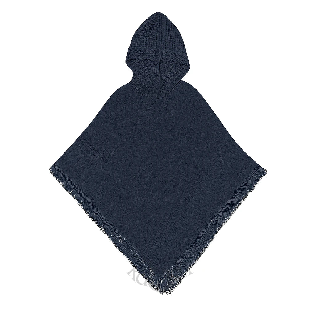 PONCHO DE PUNTO CON CAPUCHA Y FLECOS – ESTILO BOHEMIO Y CONFORT 🧥