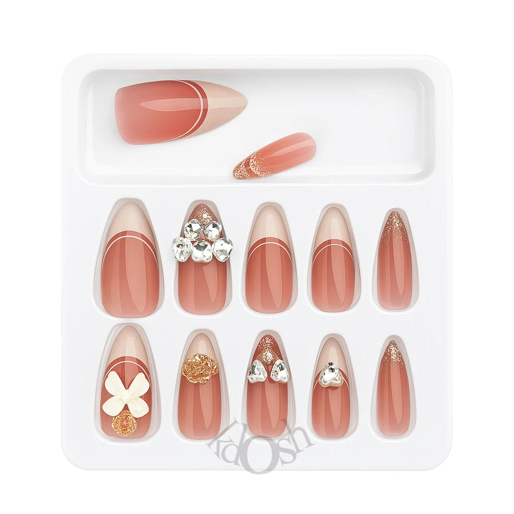 Uñas de Gel a Presión con Detalles de Lujo – Diamantes y Diseños Exclusivos