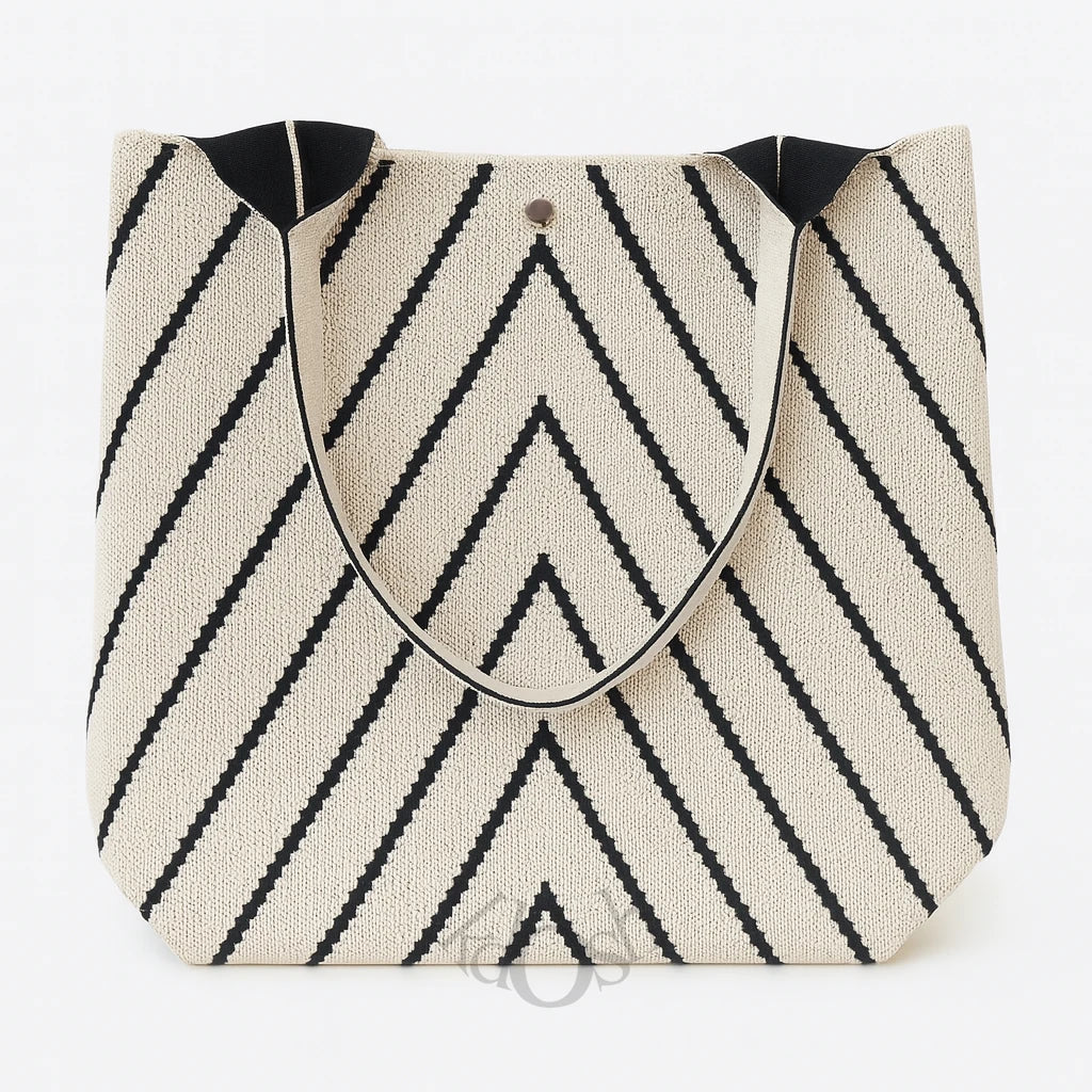 Bolso Estampado en Chevrón – Moderno y Versátil