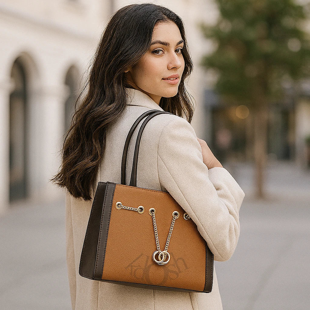 Cartera Dos Piezas con Cadena Decorativa – Set Elegante de Mujer