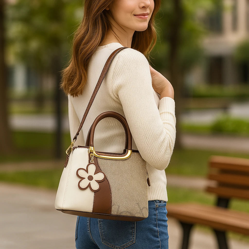Cartera Versátil con Llavero Floral – Estilo Juvenil y Elegante