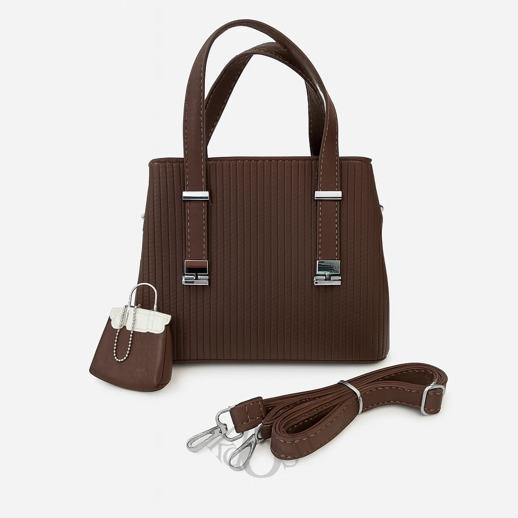 Cartera Texturizada con Llavero – Estilo Moderno y Versátil