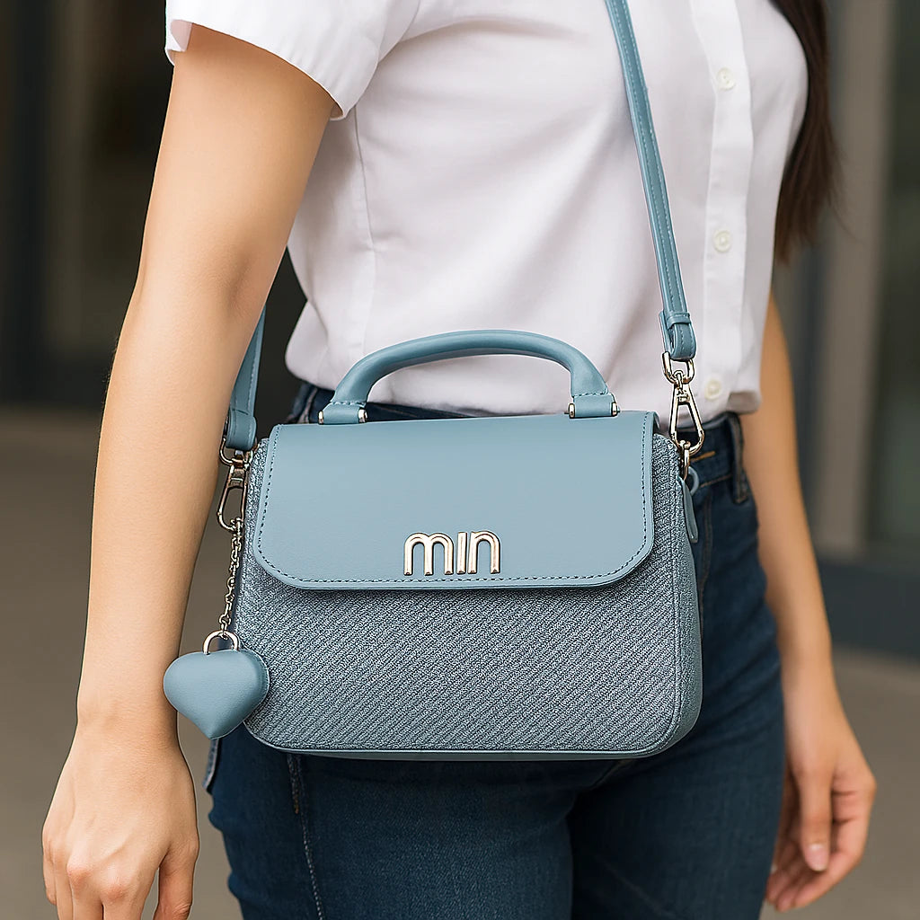 Cartera para Dama con Llavero Decorativo – Estilo Moderno y Versátil