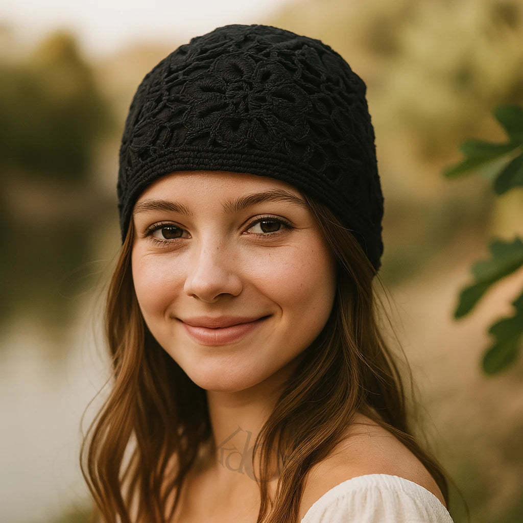 Gorro de Punto para Mujer con Elegante Diseño Floral