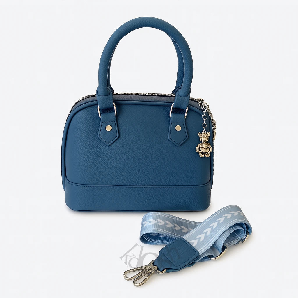 Cartera de Mano con Adorno Metálico – Estilo Minimalista y Sofisticado