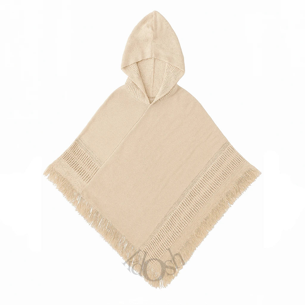 PONCHO DE PUNTO CON CAPUCHA Y FLECOS – ESTILO BOHEMIO Y CONFORT 🧥