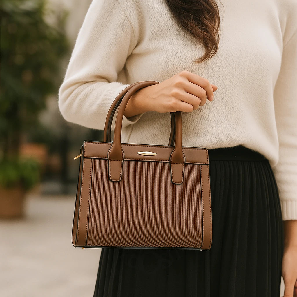 Cartera con Relieve Texturizado – Elegancia Clásica y Moderna