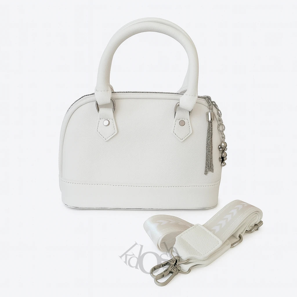 Cartera de Mano con Adorno Metálico – Estilo Minimalista y Sofisticado