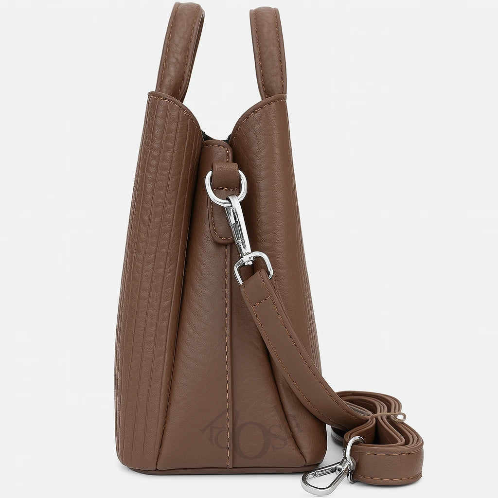 Cartera Texturizada con Llavero – Estilo Moderno y Versátil
