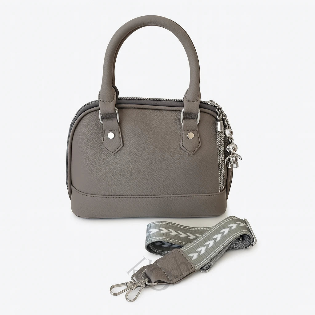 Cartera de Mano con Adorno Metálico – Estilo Minimalista y Sofisticado
