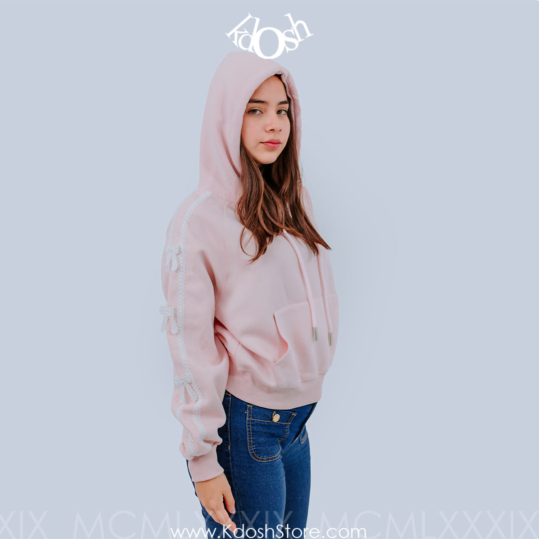 Polera con Capucha – Elegancia Casual con Detalles Únicos