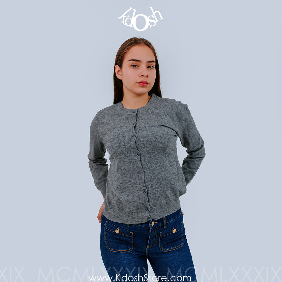 Chompa Con Botones – Estilo Clásico con un Toque Moderno