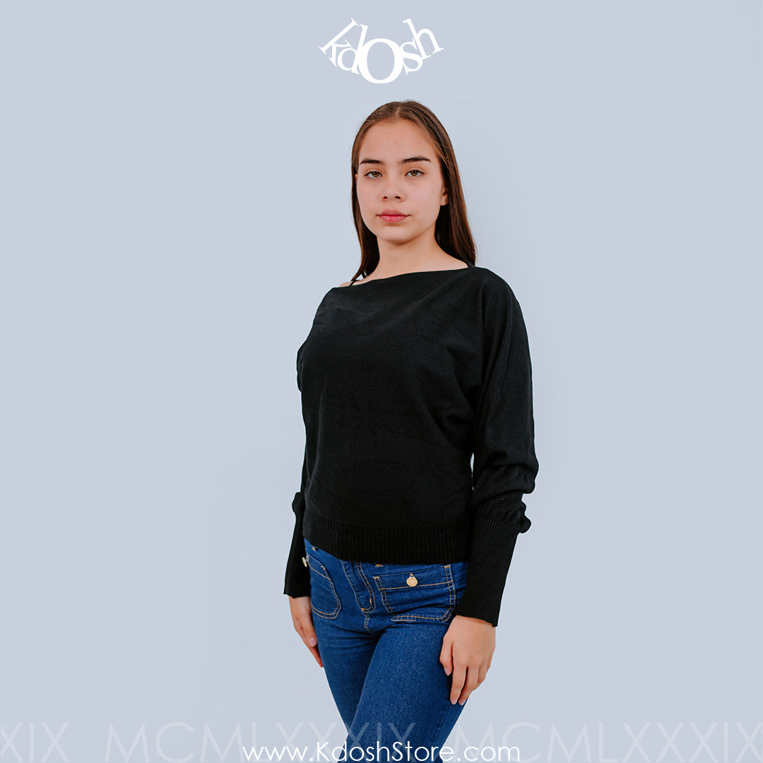 Chompa Off-Shoulder – Elegancia y Estilo con un Toque Atrevido